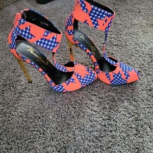 OFFERS?Statement high heels size 8
